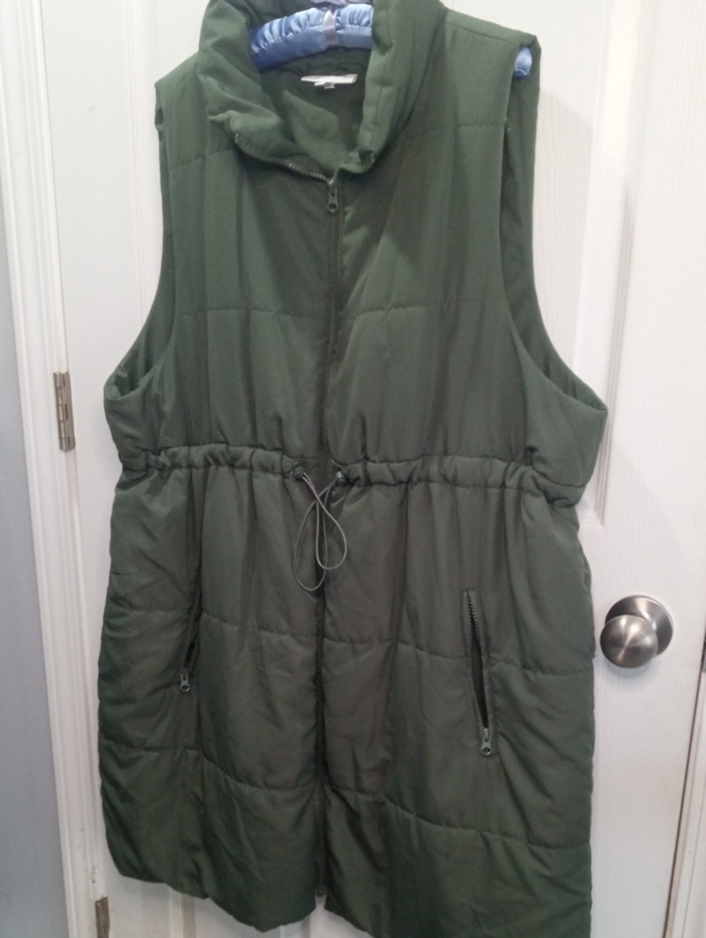 MOTHERHOOD OLIVE PUFFER VEST - Picture 6 of 10